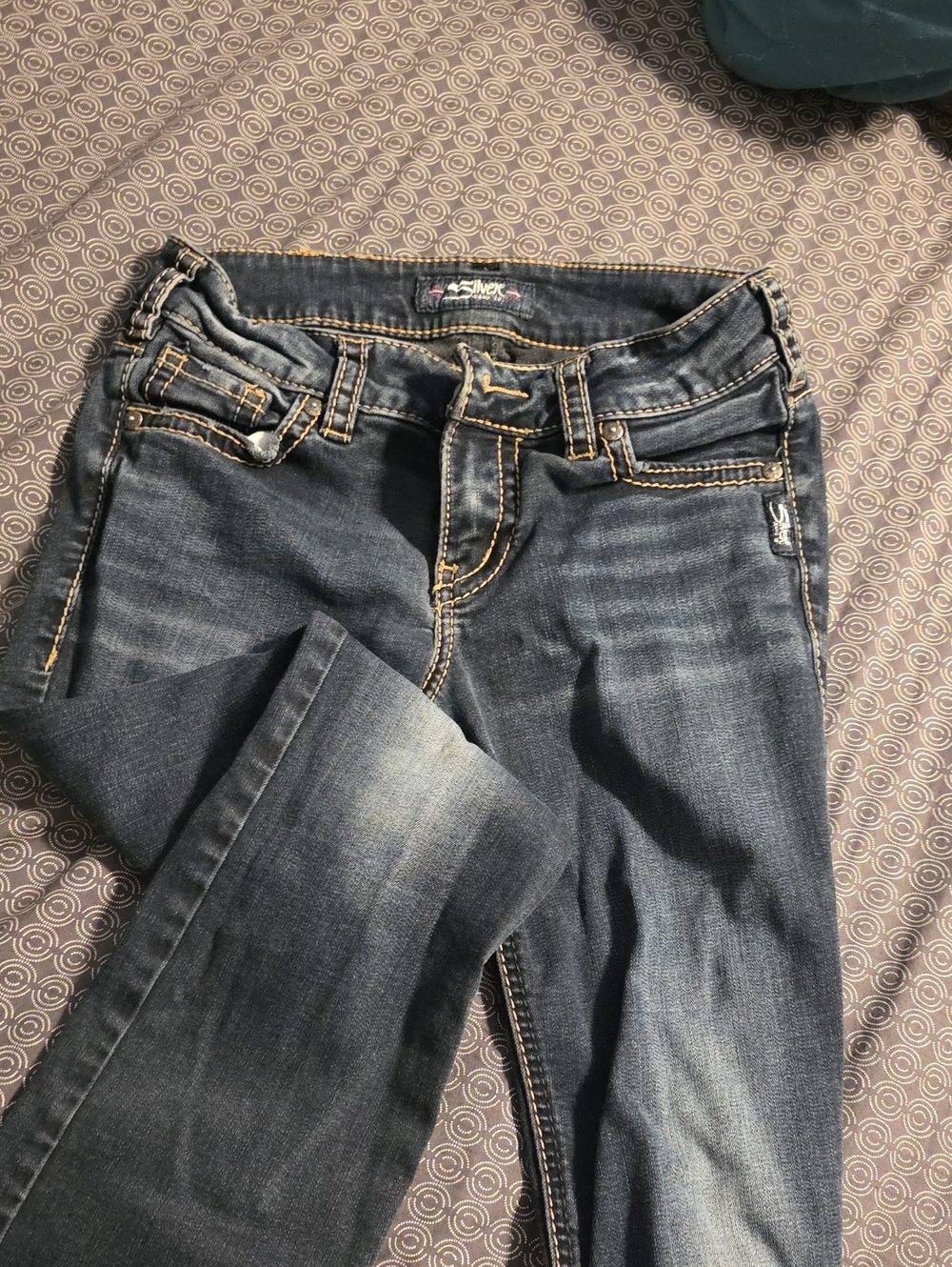 Silver Jeans Women’s Dark Blue Boot Cut Jeans with Contrast Stitching
